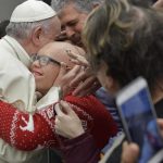 Papa: é um escândalo ir à igreja e odiar os outros