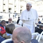 Papa: o Pai-Nosso educa quem o invoca a não multiplicar palavras vazias