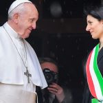 Papa visita o Capitólio: Roma é cidade de pontes, jamais de muros