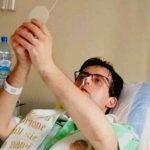 Jovem ordenado sacerdote em cama de hospital celebrou sua primeira Missa