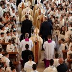 Crianças fazem a Primeira Comunhão com o Papa em Rakovsky