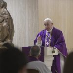 Papa: não coloquemos Deus num canto. Se ele fizesse isso conosco, adeus Paraíso
