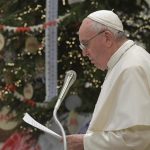 Papa: resgatar os símbolos cristãos natalianos perdidos no imaginário comercial