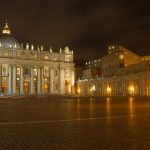 Basílica de São Pedro do Vaticano é fechada para evitar contágio por coronavírus