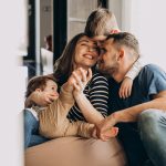 Como manter a alegria na família em meio às adversidades