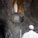 Sábado, una-se ao Papa para a oração do Terço nos Jardins Vaticanos