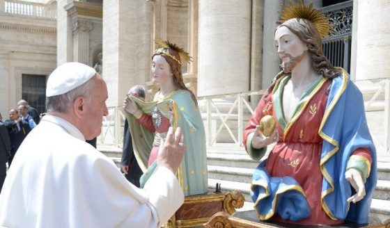 Papa: Coração de Jesus dê a todos esperança e confiança!