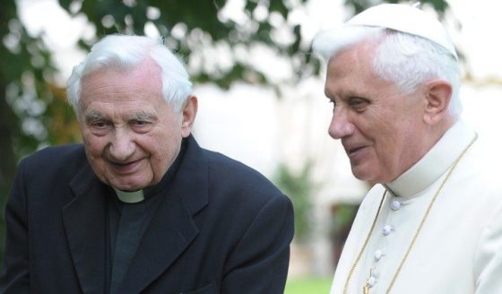 Bento XVI visita seu irmão na Alemanha