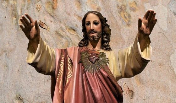 Como confiar suas dores e tristezas ao Sagrado Coração de Jesus