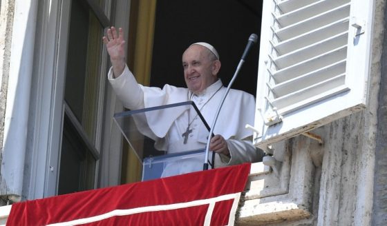 Papa no Angelus: Jesus é a mão do Pai que nunca nos abandona