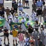 O Papa no Angelus: a lógica de Deus é cuidar do outro e não lavar as mãos
