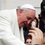O Papa batiza as gêmeas siamesas, a carta da mãe