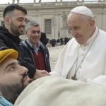 Encontrar o povo: Francisco e as audiências gerais