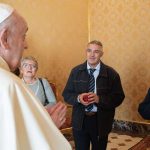 O Papa recebe o padre Maccalli: o abraço de um pai a um missionário de periferia