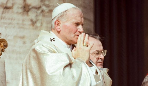 Árvore de Natal do Vaticano terá estreita ligação com São João Paulo II este ano